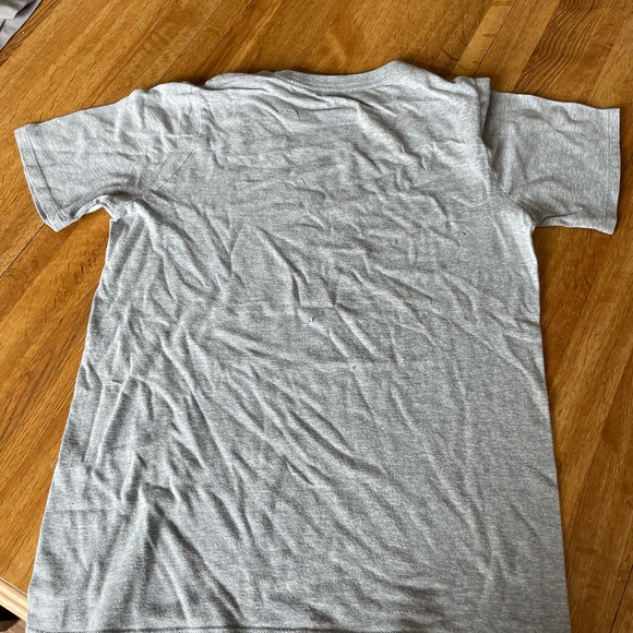 Nike brand graphic tee shirts - Picture 2 of 3